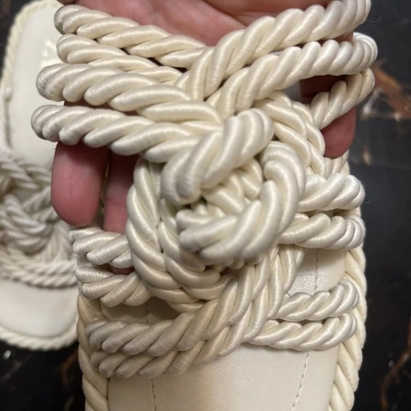 ZARA  Knotted Rope Detail Flat White Sandals - Size 42. (12US) Off White/ cream - Picture 3 of 5